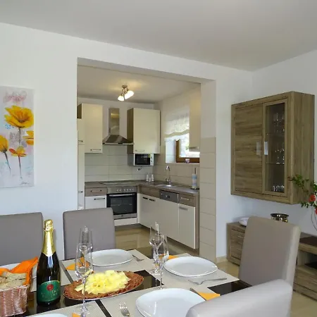 Kolpa Paradise בית נופש *